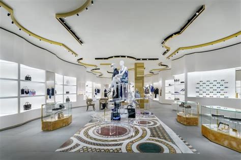 versace mclean boutique